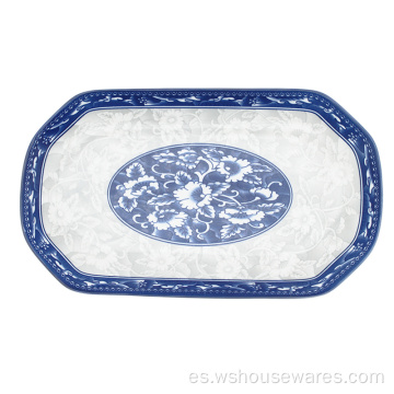 Plato ovalado de cerámica azul y blanco